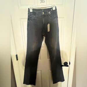 Express sky scraper, black flex fit fits up to three sizes 6, 8 & 10